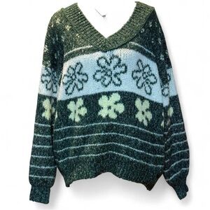Green White Floral Women Medium Sweater P-P24-28” Length 24”